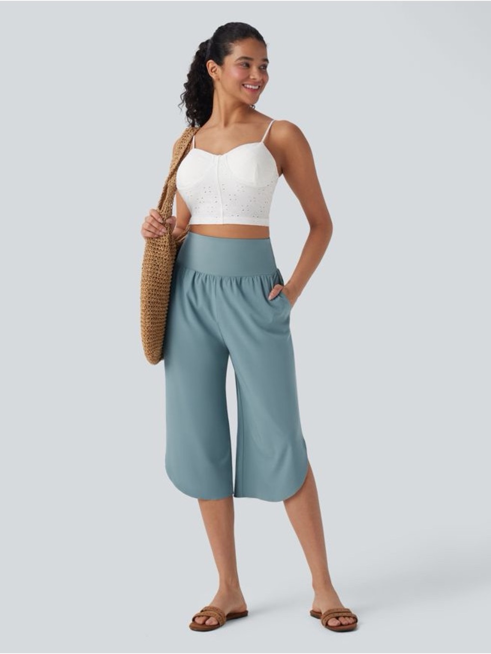 HALARA breezeful high waisted tummy control quick dry capri pant with pockets L